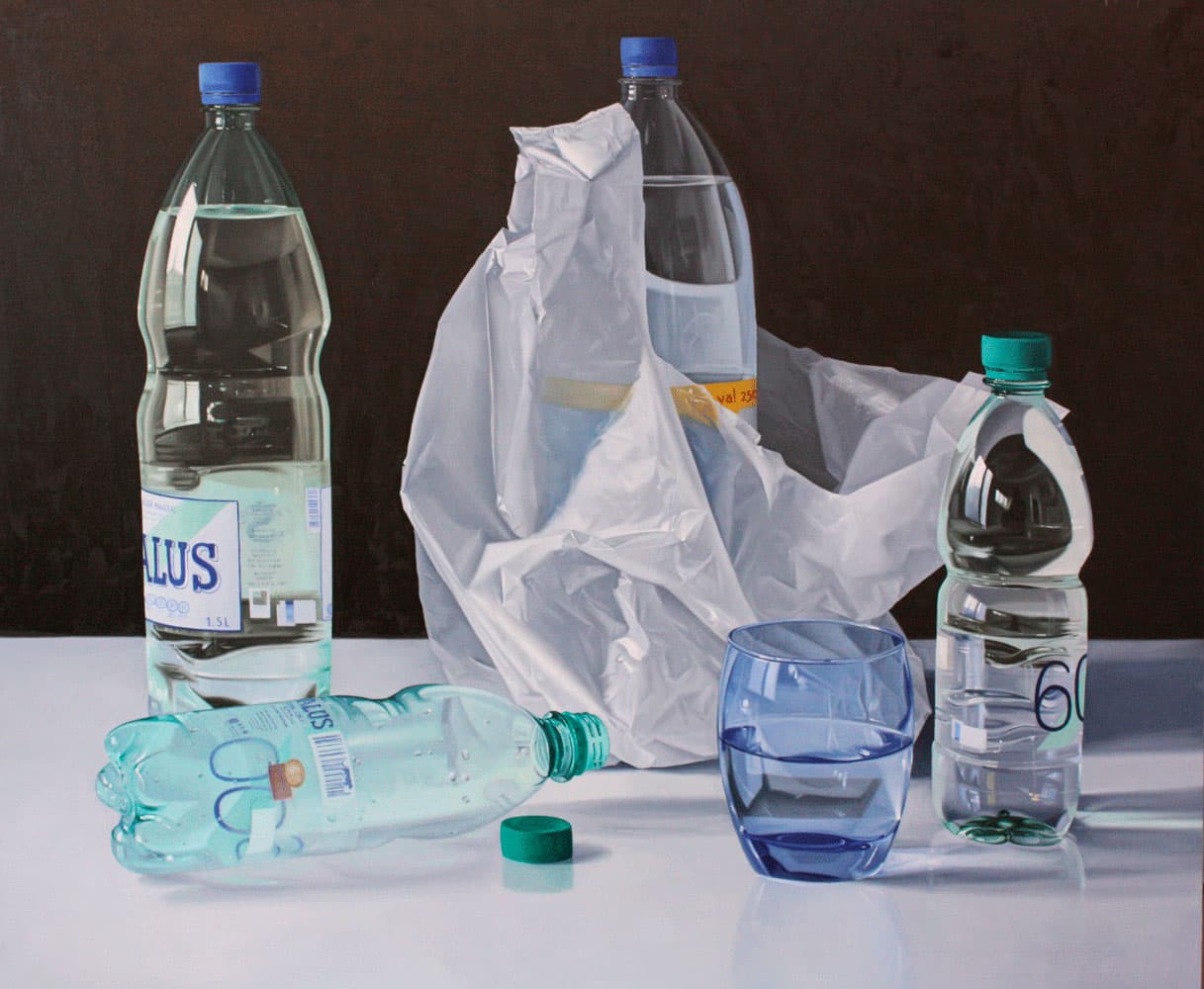 Botellas y vaso azul by Miguel Angel Núñez